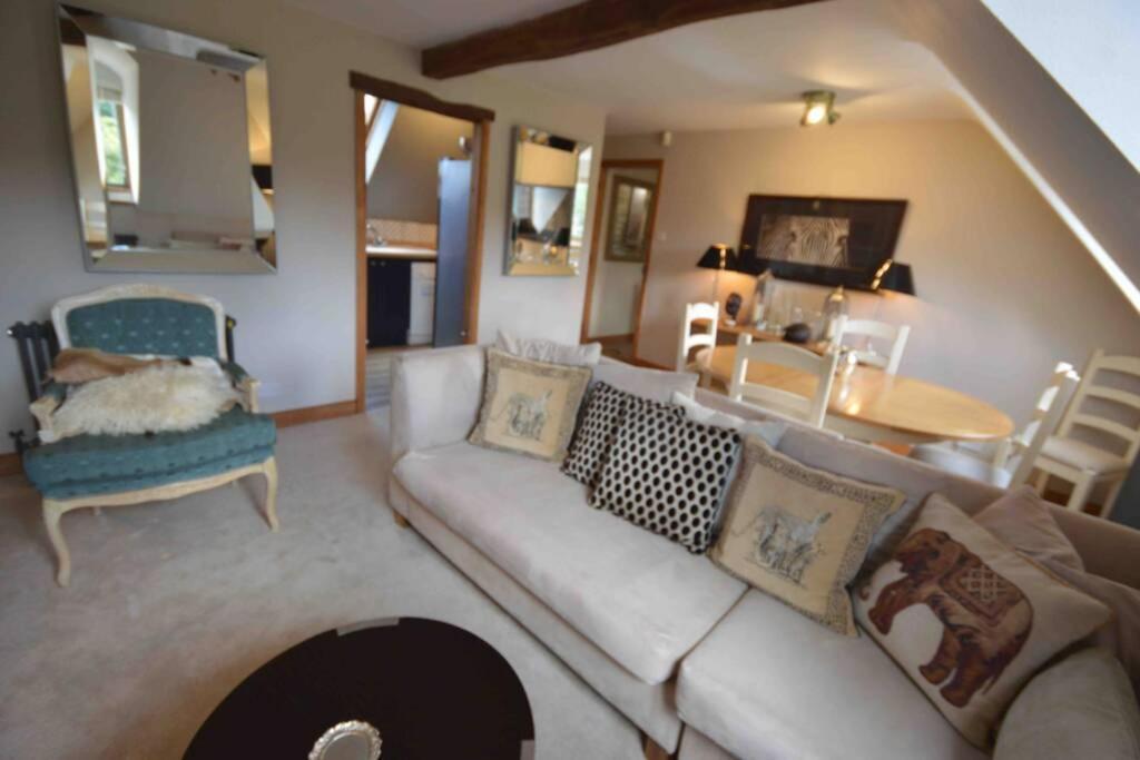 شقة The Old Manor Coach House سيرنسيستر المظهر الخارجي الصورة