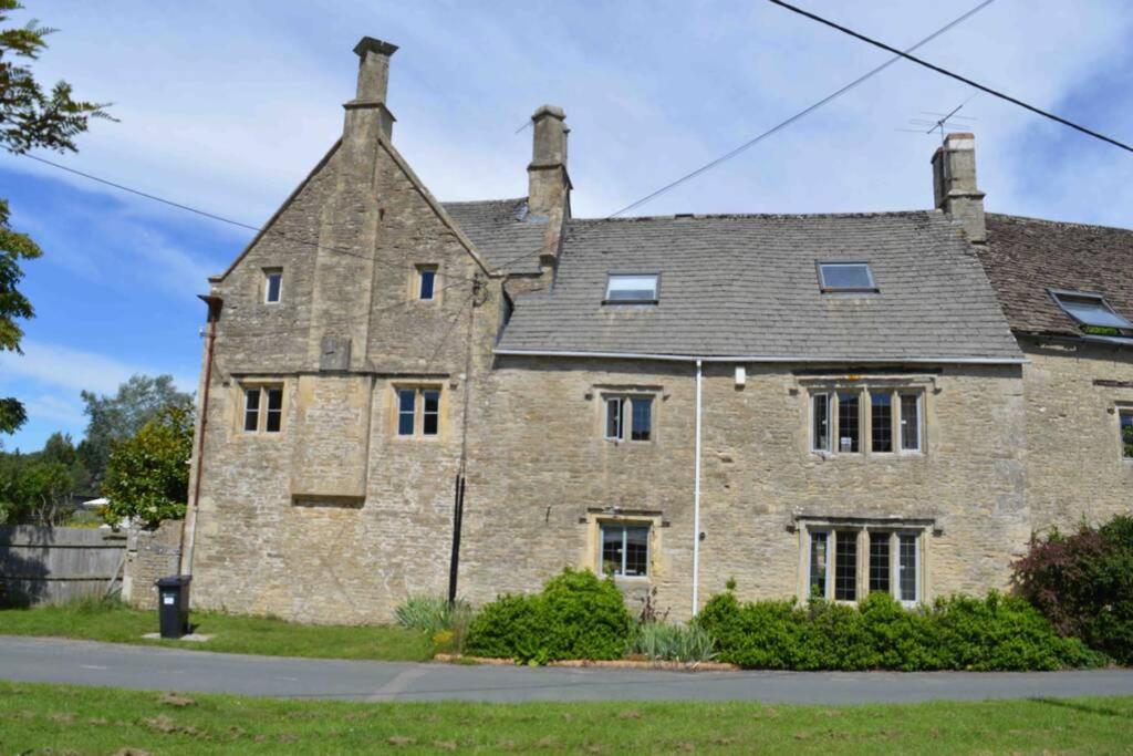 شقة The Old Manor Coach House سيرنسيستر المظهر الخارجي الصورة