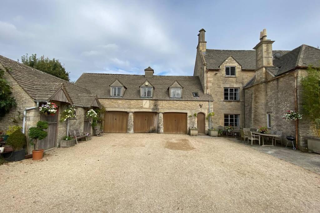 شقة The Old Manor Coach House سيرنسيستر المظهر الخارجي الصورة
