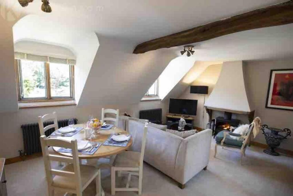 شقة The Old Manor Coach House سيرنسيستر المظهر الخارجي الصورة